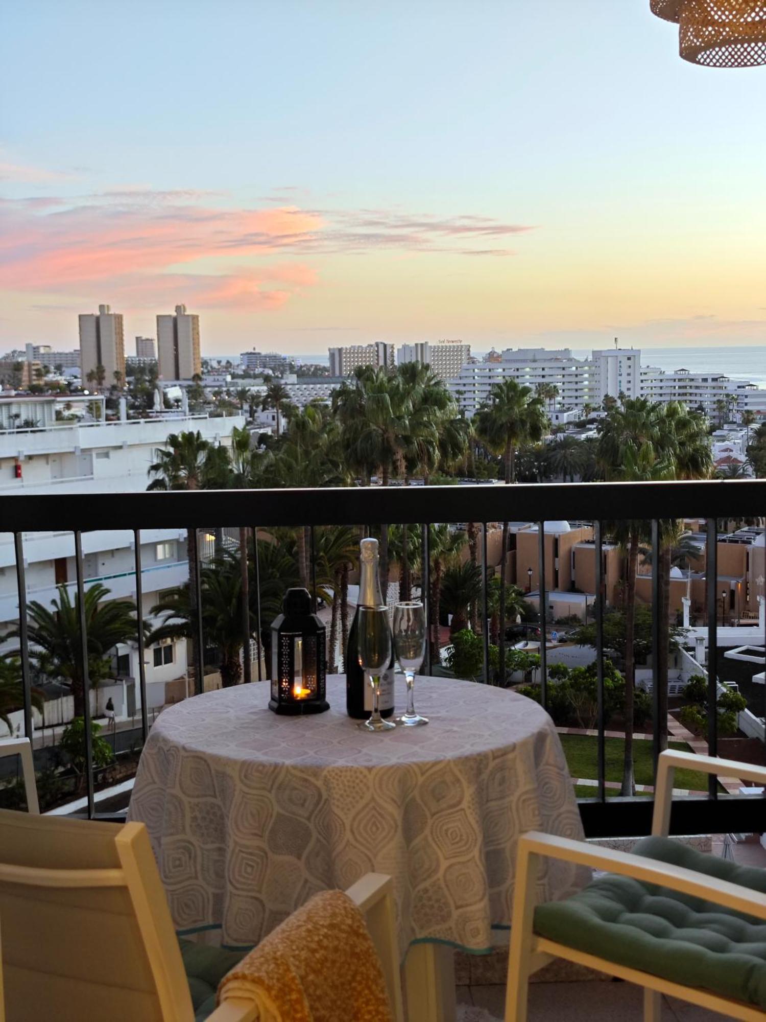 Blanco&Azul - Comfortable Ocean View Apartment Next To The Beach Playa de las Américas Extérieur photo