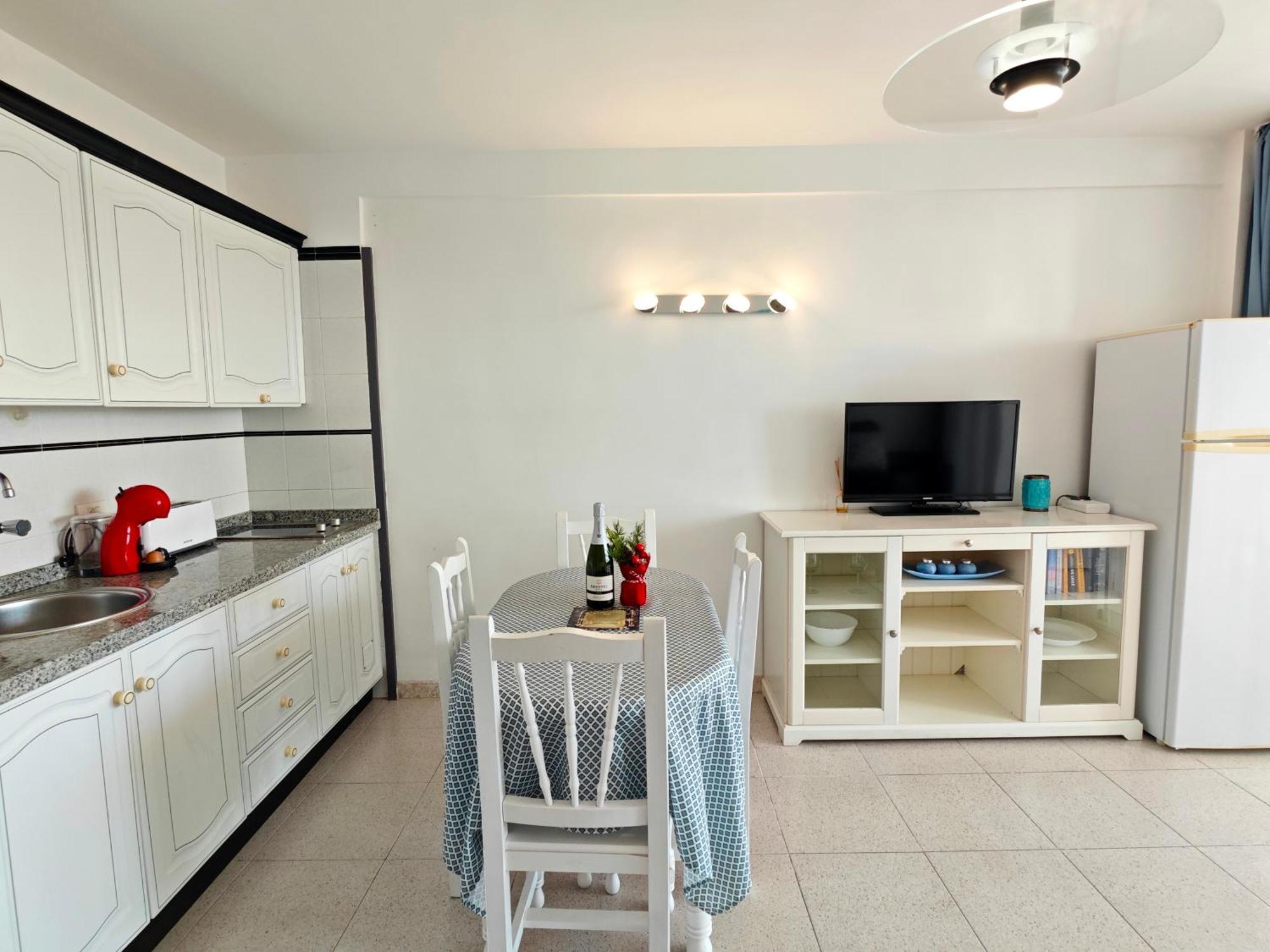 Blanco&Azul - Comfortable Ocean View Apartment Next To The Beach Playa de las Américas Extérieur photo